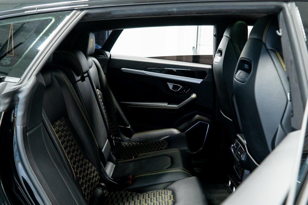 Lamborghini Urus Base 2020