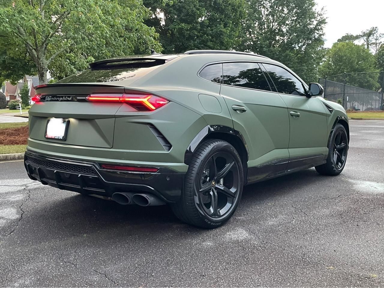 Lamborghini Urus Base 2020