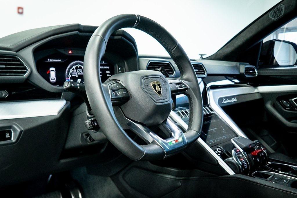Lamborghini Urus Base 2020