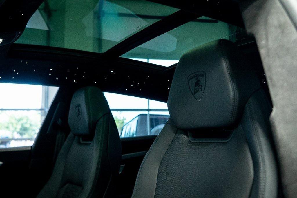 Lamborghini Urus Base 2020