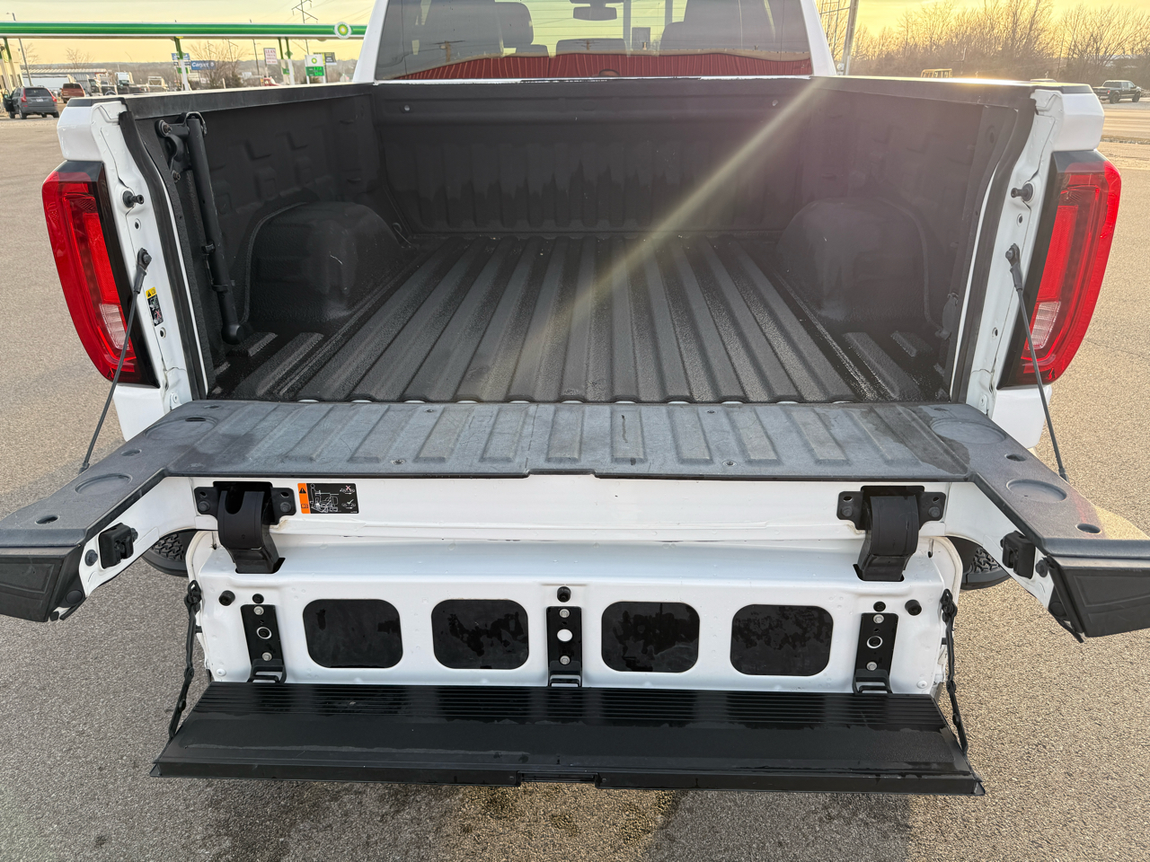 GMC Sierra 1500 4WD Crew Cab 147" SLT 2019