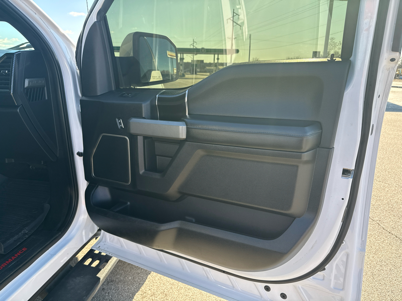 Ford F-150 Raptor SuperCrew 4WD 2018