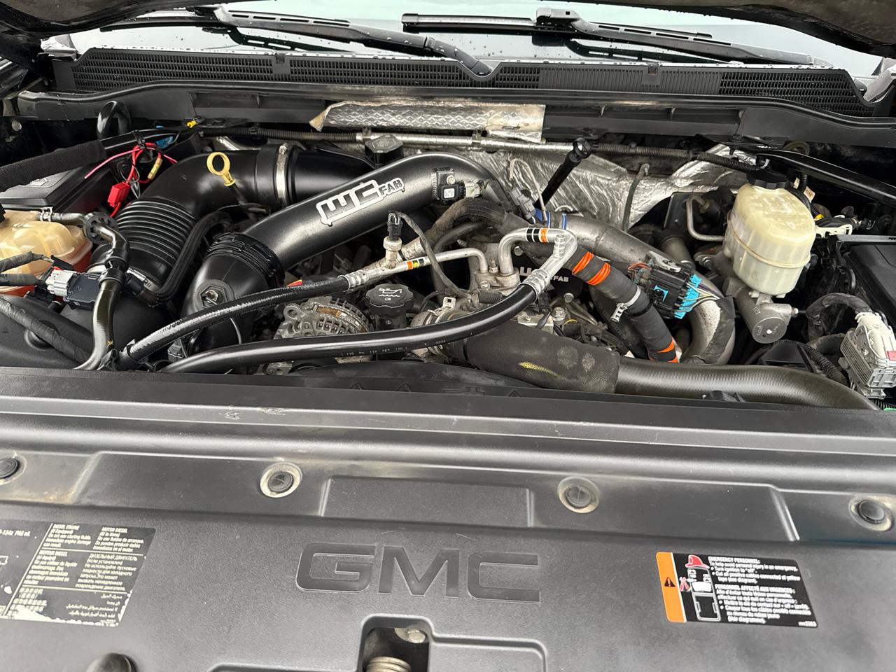 GMC Sierra 2500HD Denali Crew Cab 4WD 2015