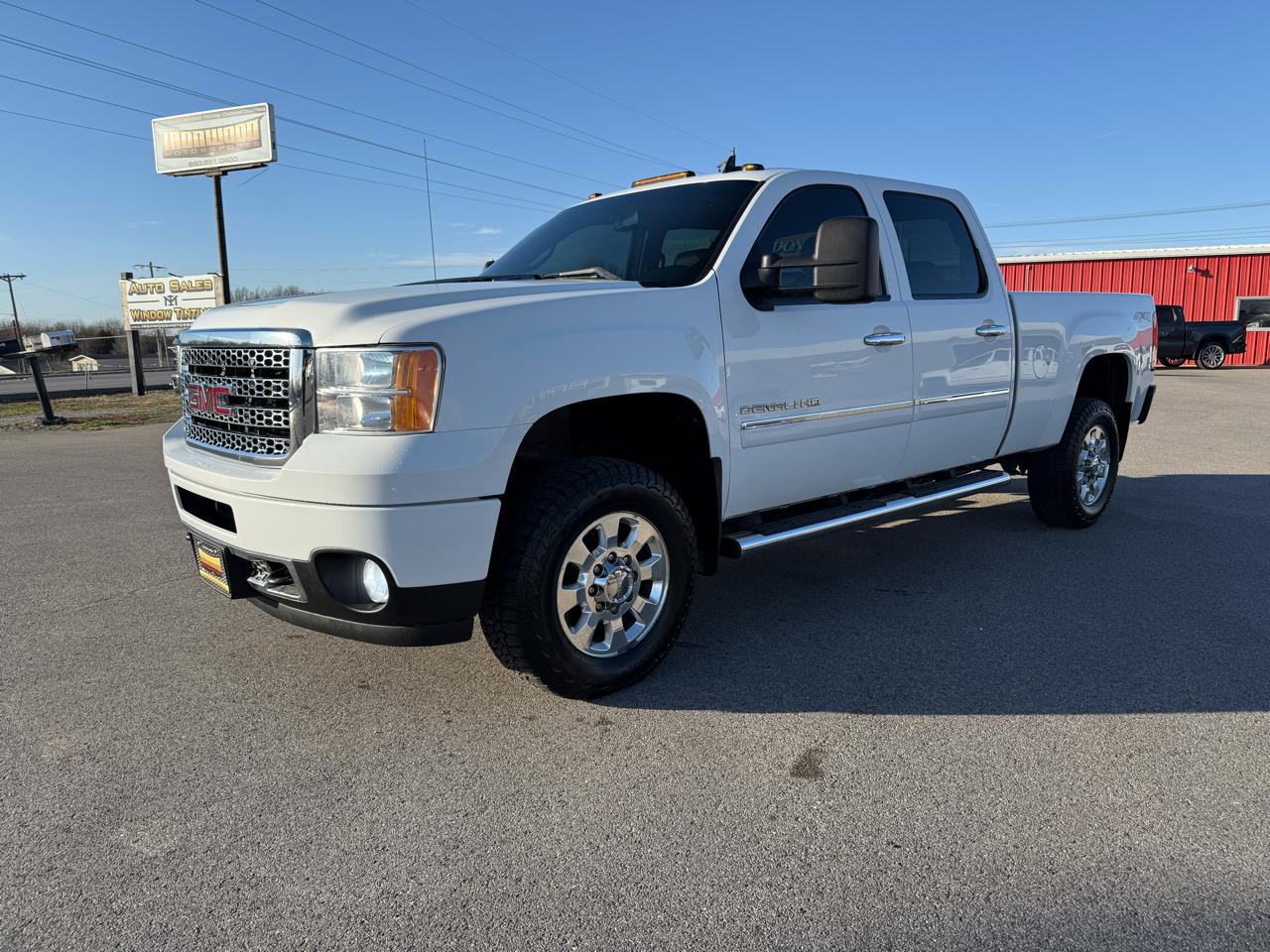 GMC Sierra 3500HD Denali Crew Cab SRW 4WD 2012