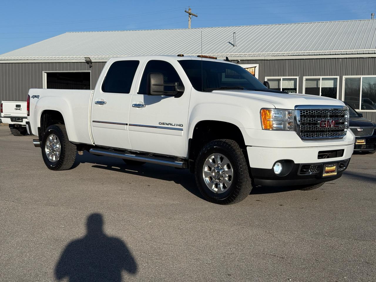 GMC Sierra 3500HD Denali Crew Cab SRW 4WD 2012