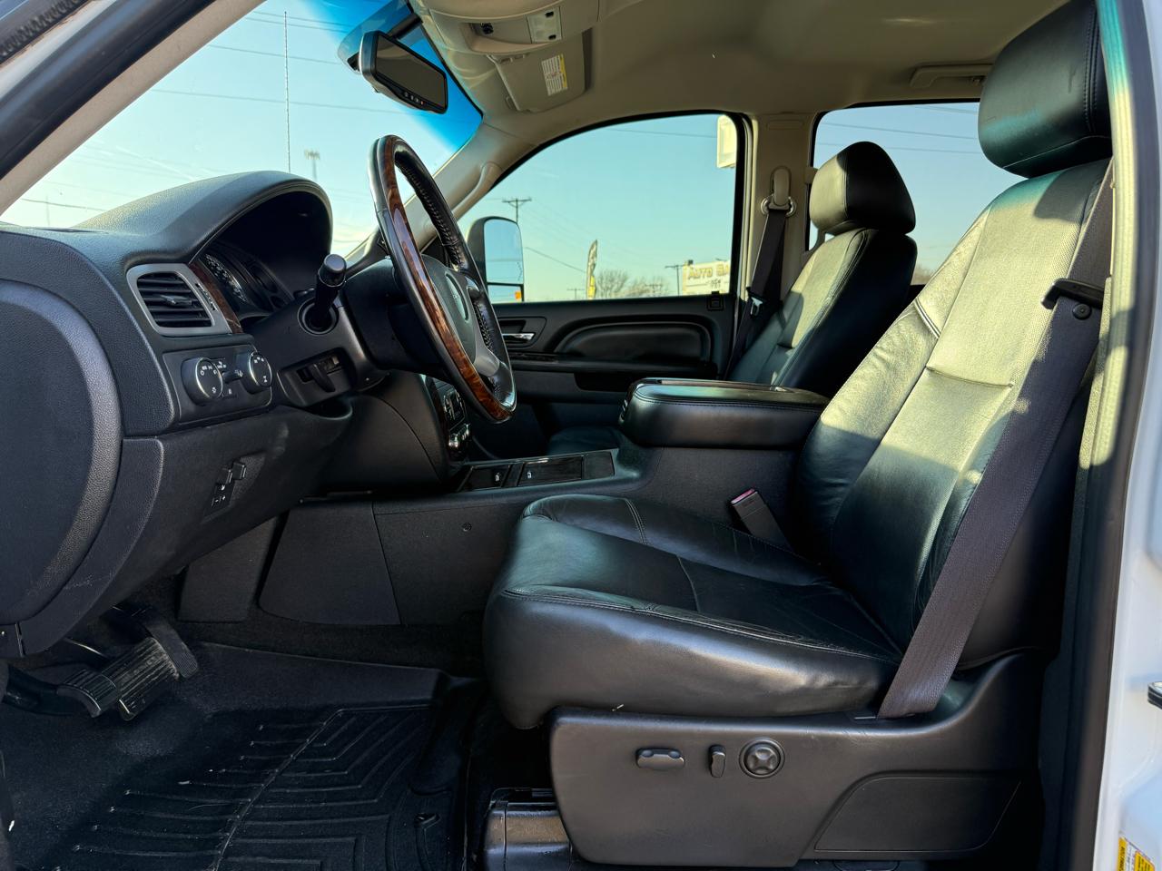 GMC Sierra 3500HD Denali Crew Cab SRW 4WD 2012