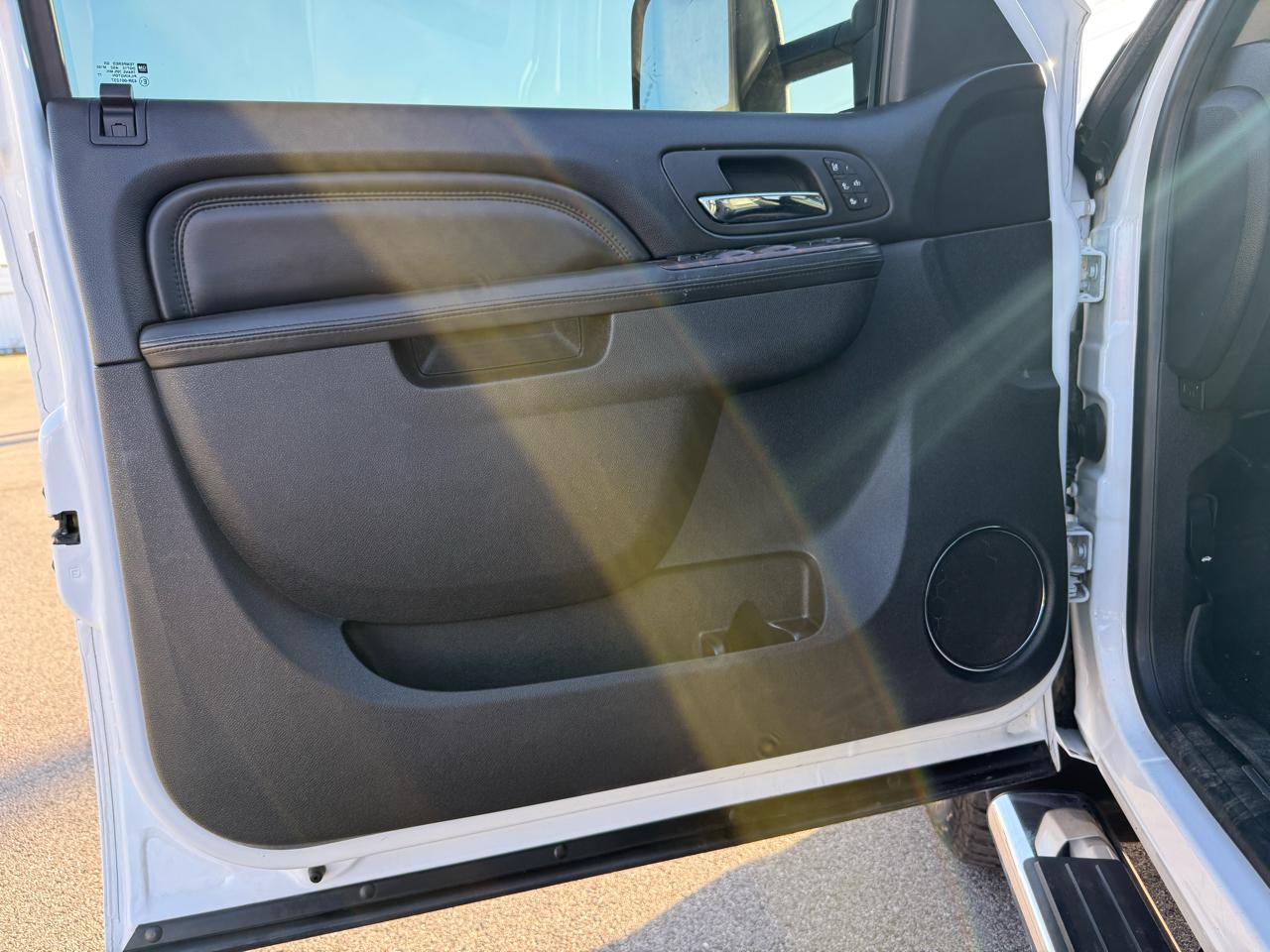 GMC Sierra 3500HD Denali Crew Cab SRW 4WD 2012