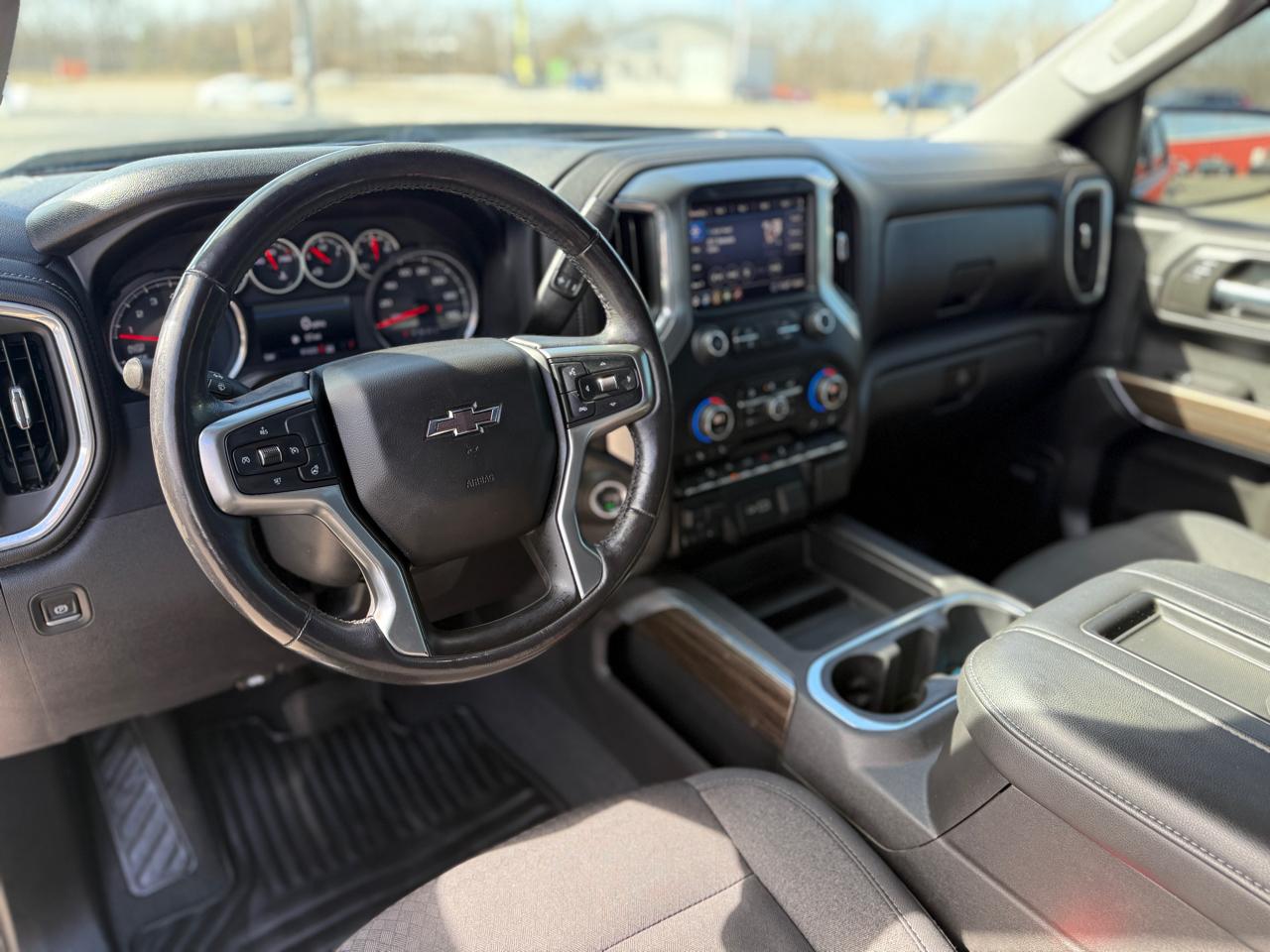 Chevrolet Silverado 1500 4WD Crew Cab 157" RST 2020