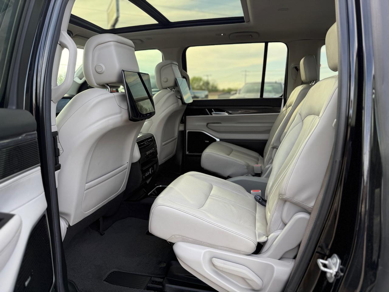 Jeep Wagoneer Series III 4WD 2022