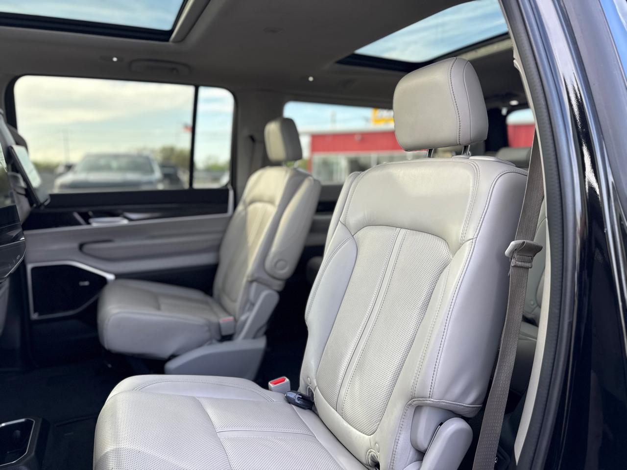 Jeep Wagoneer Series III 4WD 2022