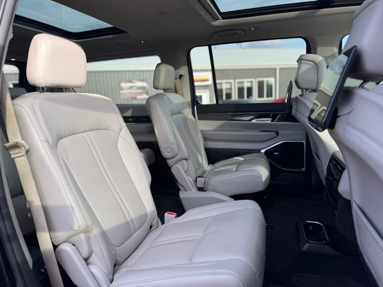 Jeep Wagoneer Series III 4WD 2022