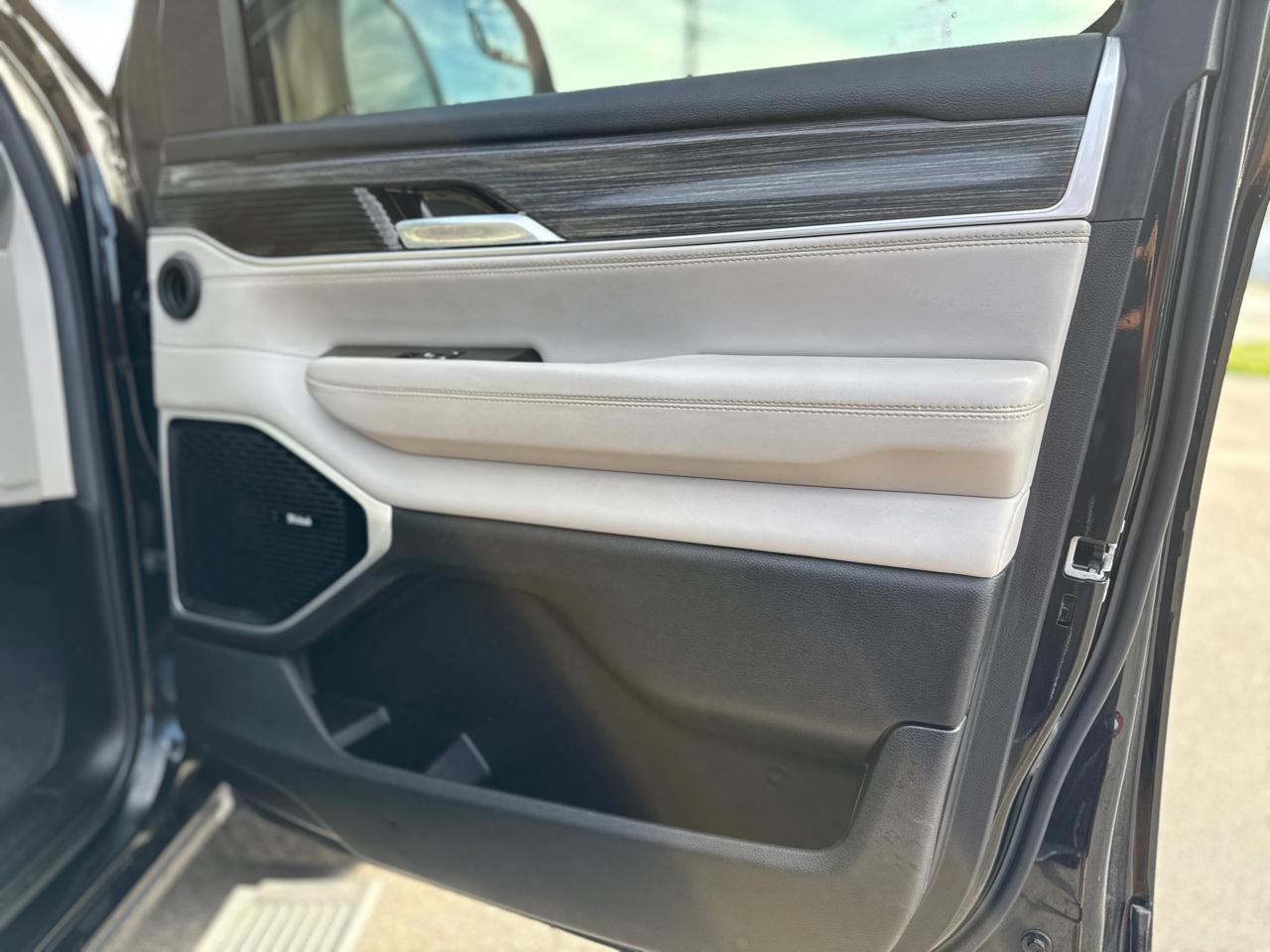 Jeep Wagoneer Series III 4WD 2022