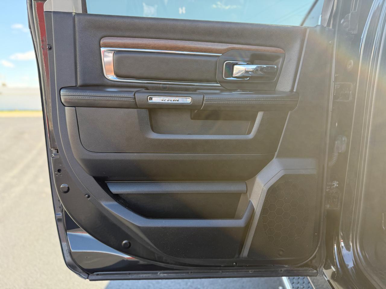RAM 2500 Laramie Crew Cab SWB 4WD 2018