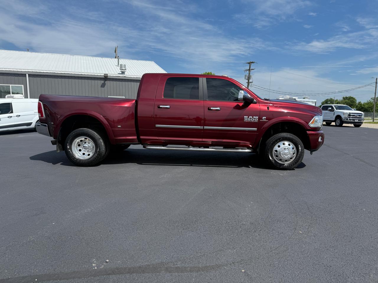 RAM 3500 Laramie Mega Cab 4WD DRW 2017