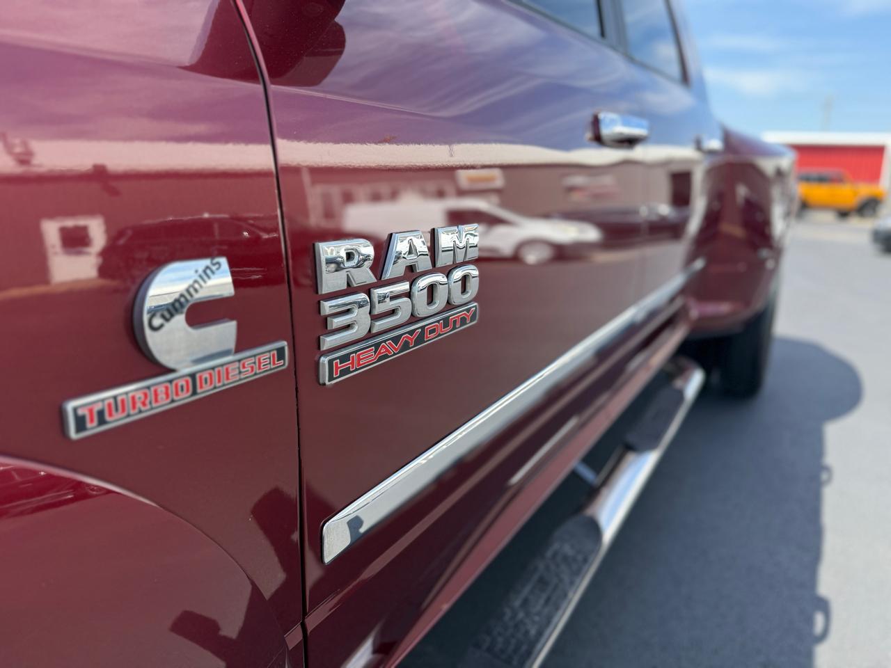 RAM 3500 Laramie Mega Cab 4WD DRW 2017