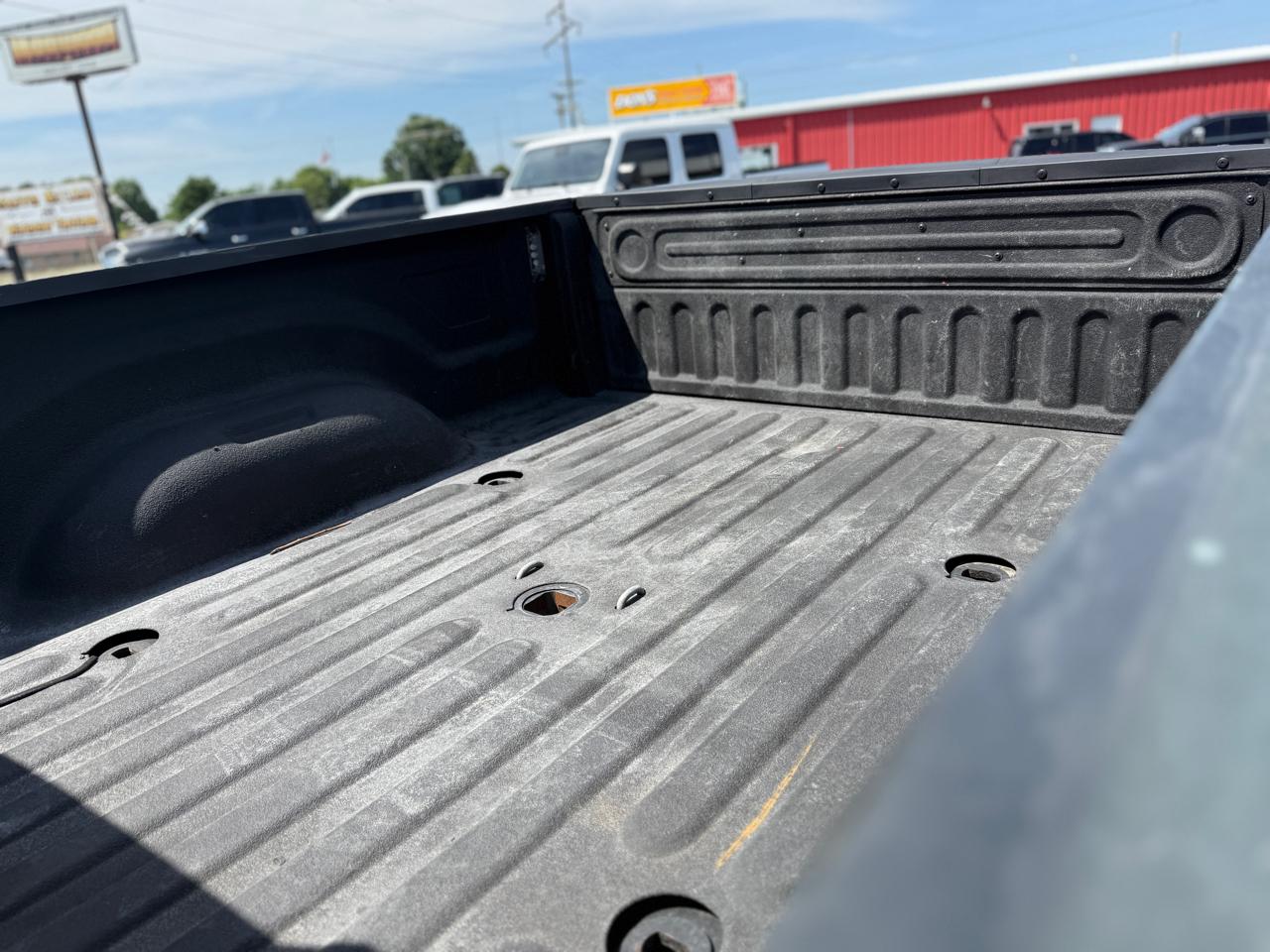 RAM 3500 Laramie Mega Cab 4WD DRW 2017