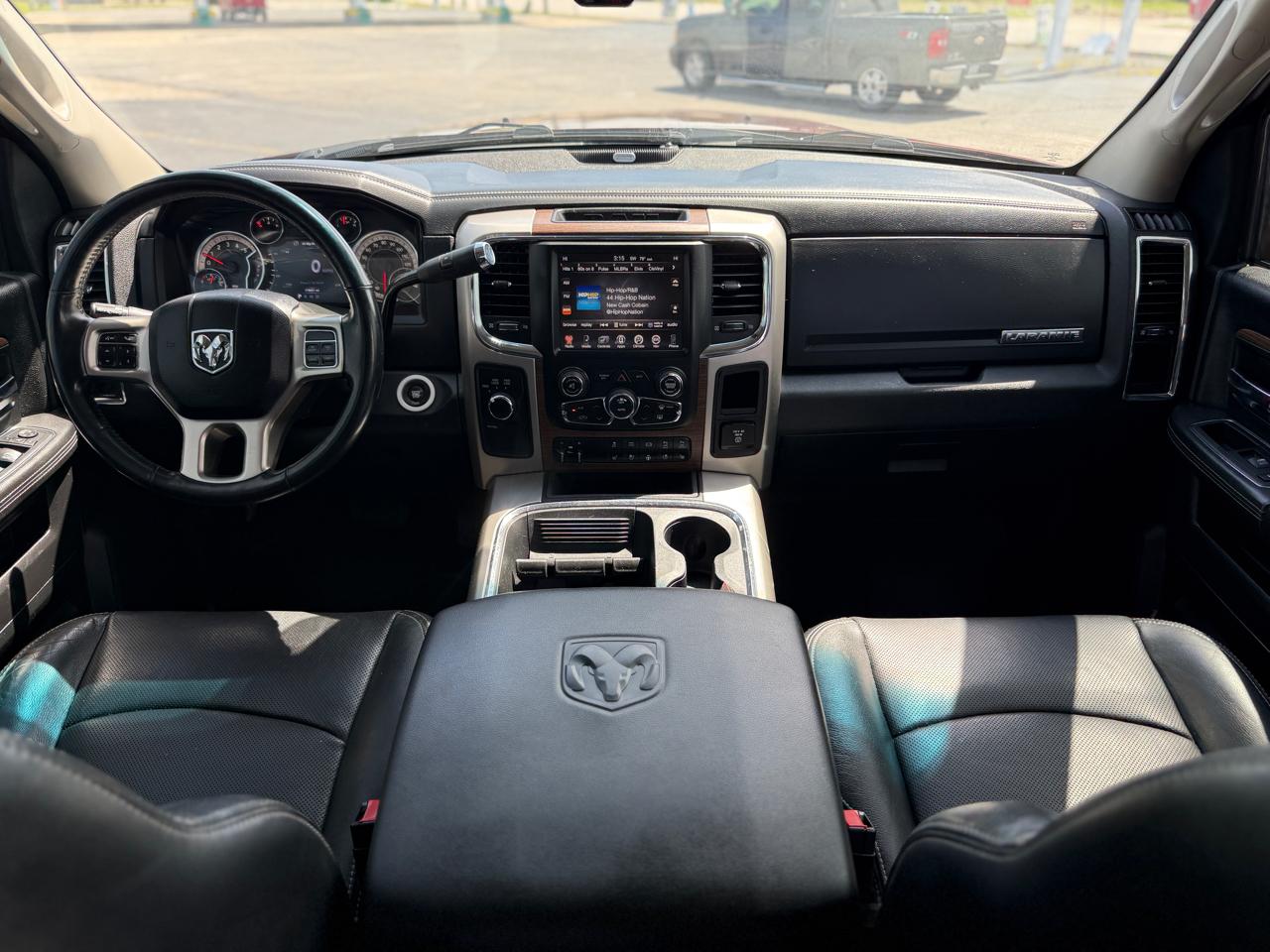 RAM 3500 Laramie Mega Cab 4WD DRW 2017