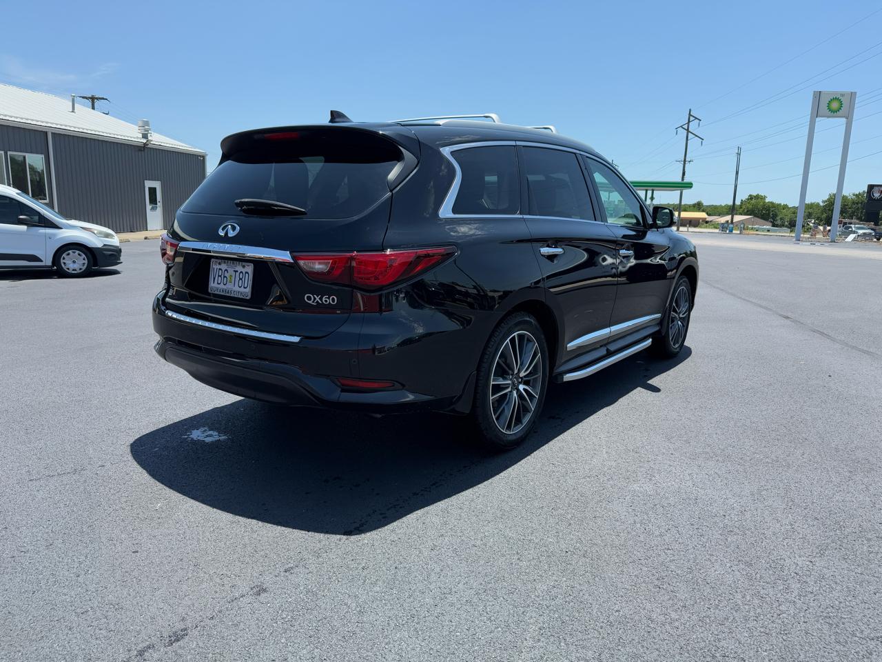 Infiniti QX60 Luxe 4D SUV AWD 2017