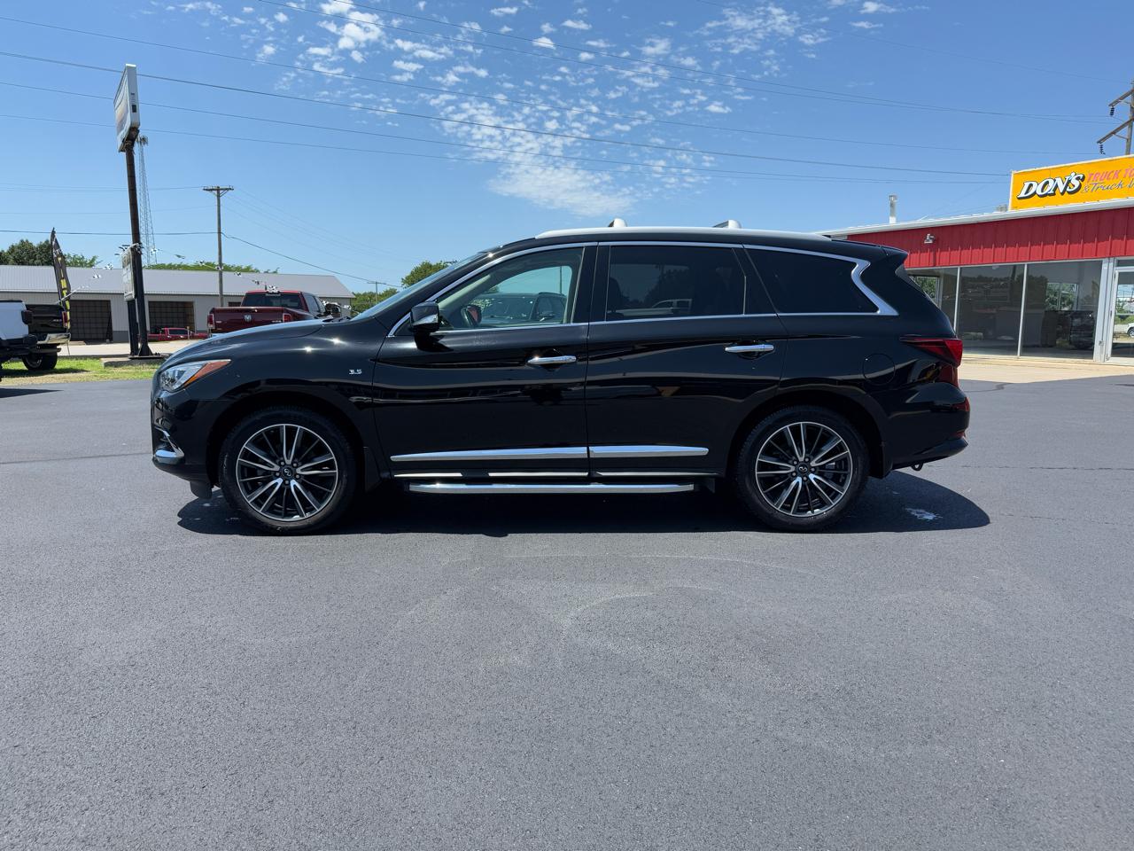 Infiniti QX60 Luxe 4D SUV AWD 2017