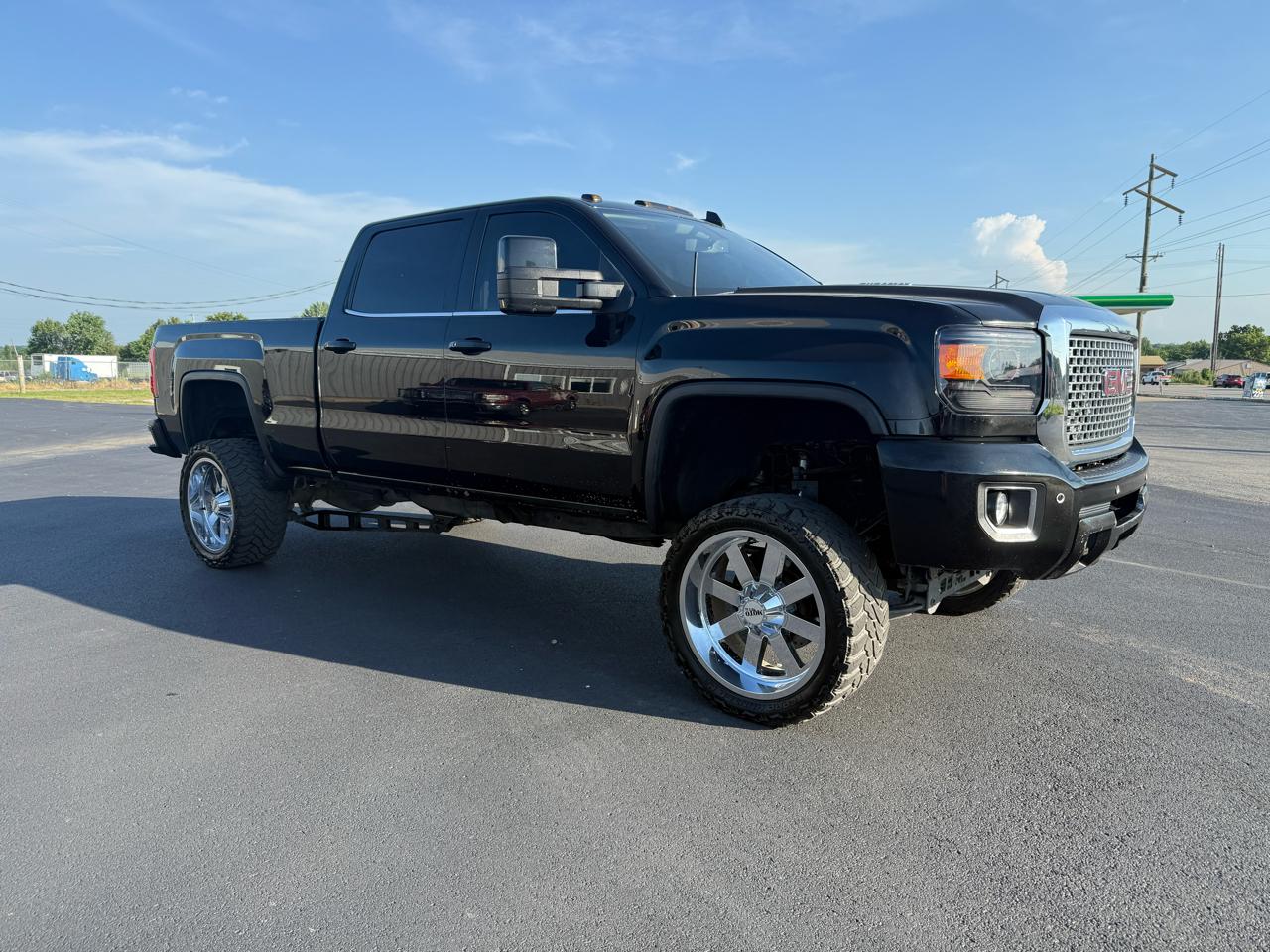 2015 GMC Sierra 4WD Crew Cab Short Box's photo