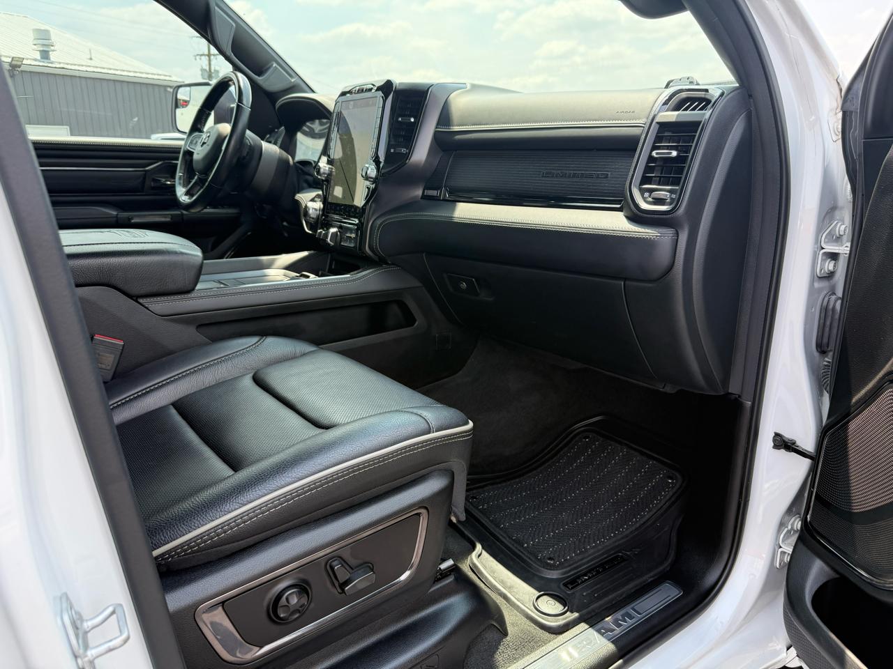 RAM 1500 Limited Crew Cab SWB 4WD 2022