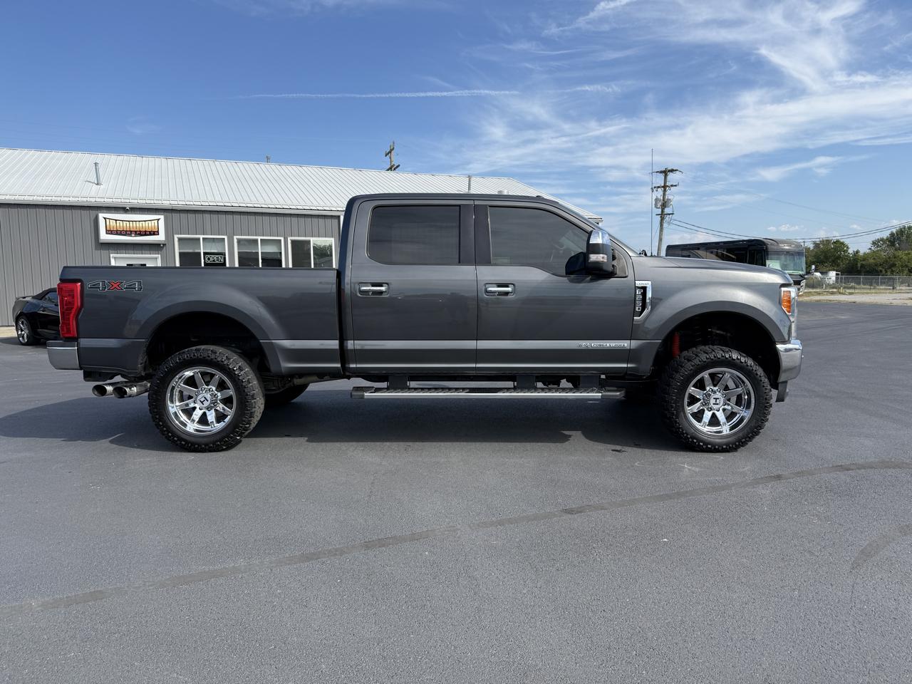 Ford F-250 SD Lariat Crew Cab 4WD 2017