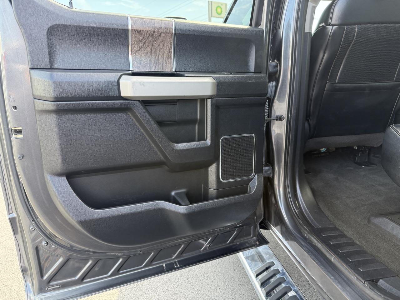 Ford F-250 SD Lariat Crew Cab 4WD 2017