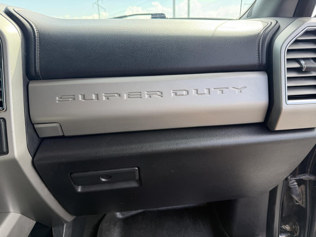 Ford F-250 SD Lariat Crew Cab 4WD 2017