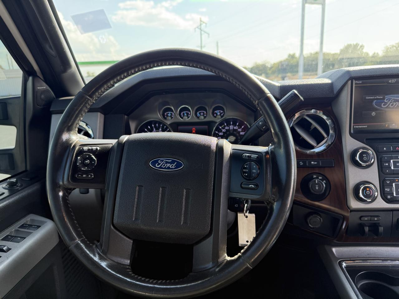 Ford F-350 SD Lariat Crew Cab 4WD 2013