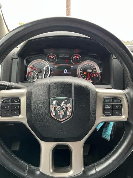 RAM 1500 Laramie Crew Cab SWB 4WD 2015