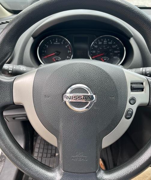 Nissan Rogue S AWD 2011