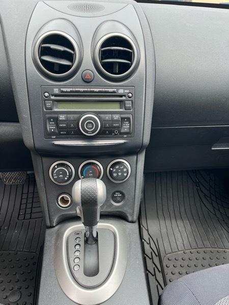 Nissan Rogue S AWD 2011