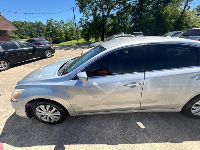 Nissan Altima  2015