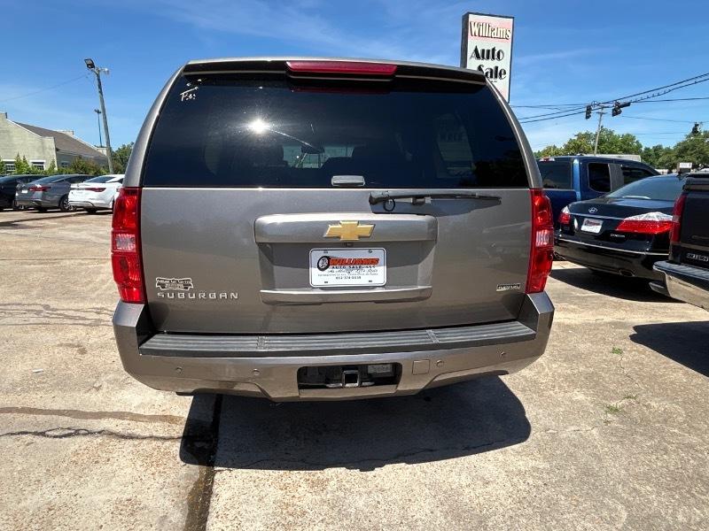 Chevrolet Suburban  2012