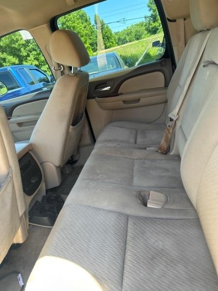 Chevrolet Suburban  2012