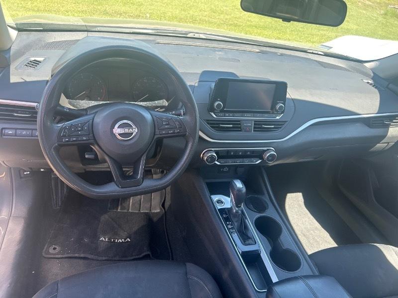Nissan Altima  2023