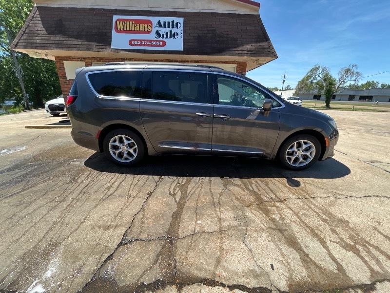 Chrysler Pacifica  2017