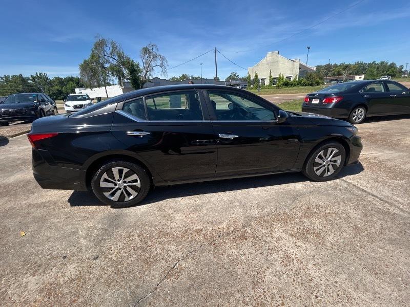 Nissan Altima  2021