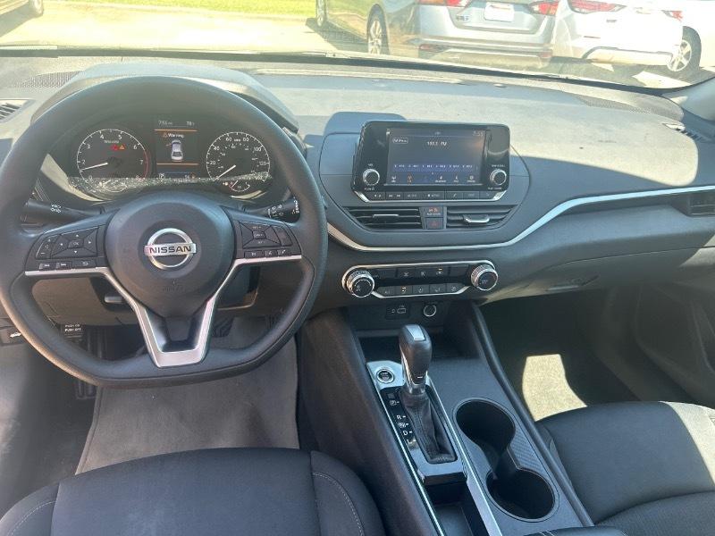 Nissan Altima  2021