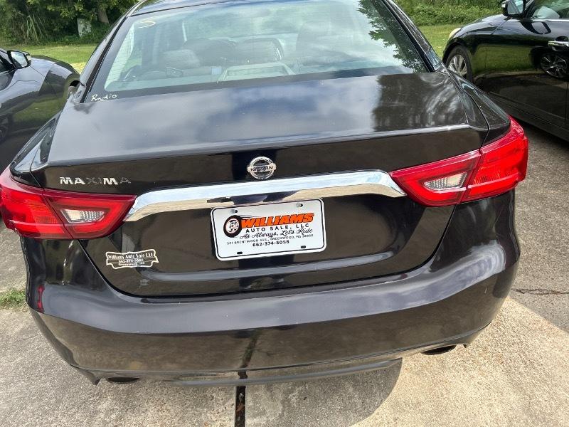 Nissan Maxima  2017