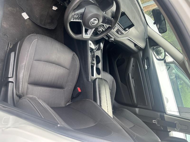 Nissan Altima  2022