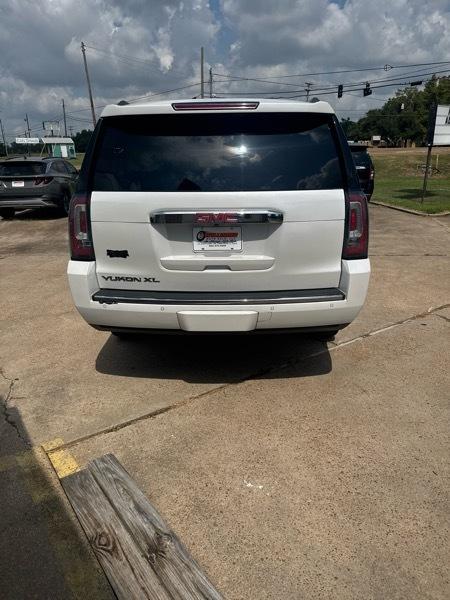 GMC Yukon Denali  2017