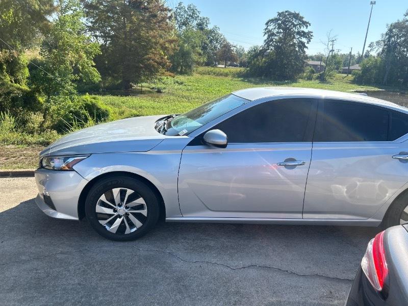 Nissan Altima  2020