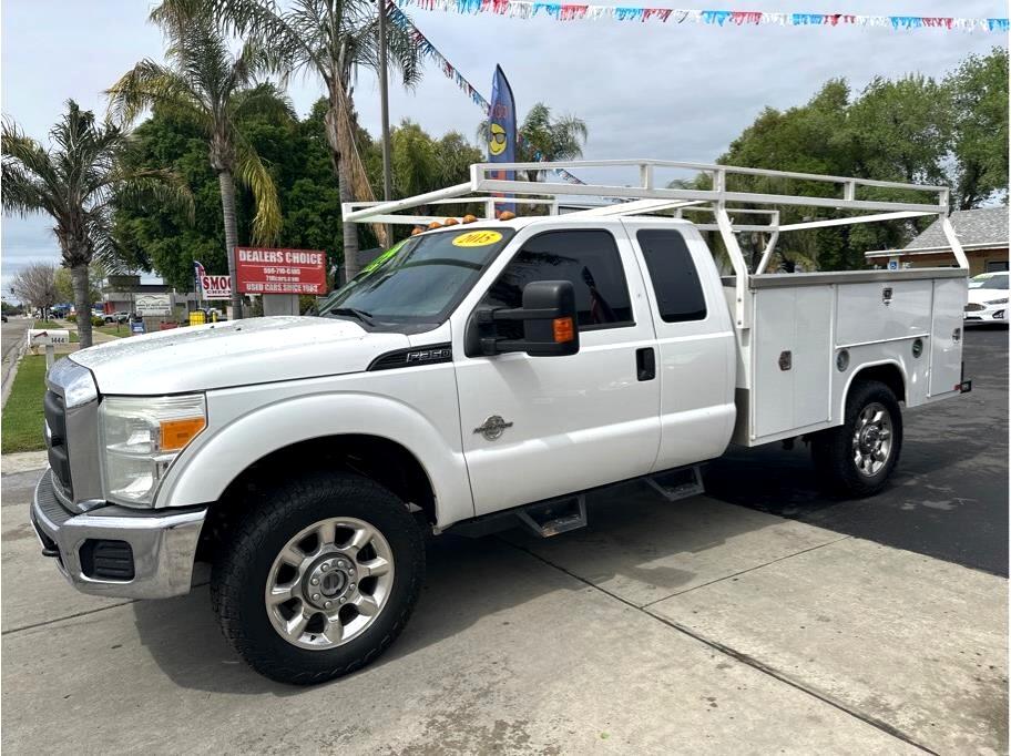 2015 Ford F-350 SD XL Cab & Chassis 4D
