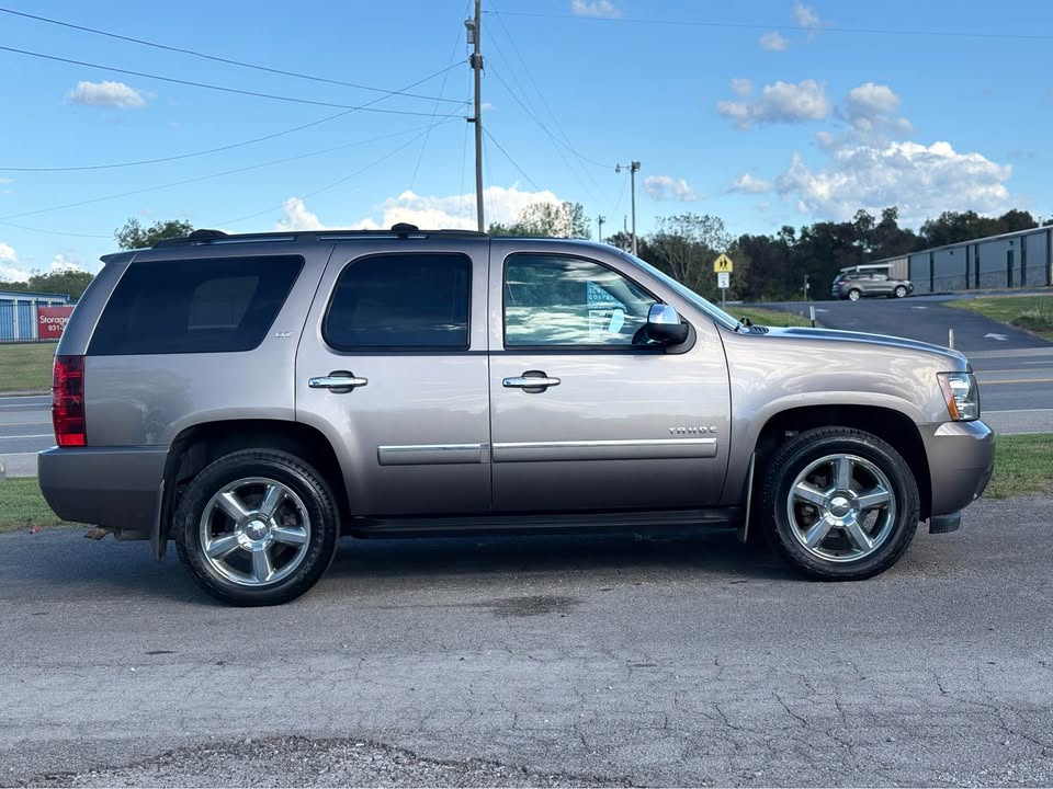 Chevrolet Tahoe LTZ 4WD 2012