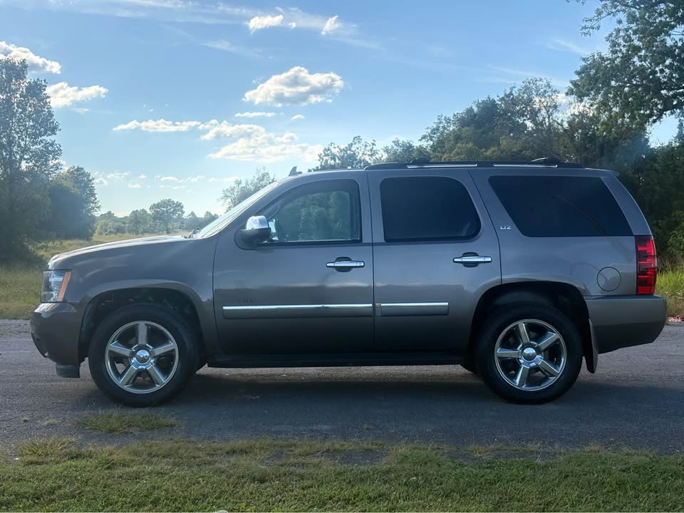 Chevrolet Tahoe LTZ 4WD 2012