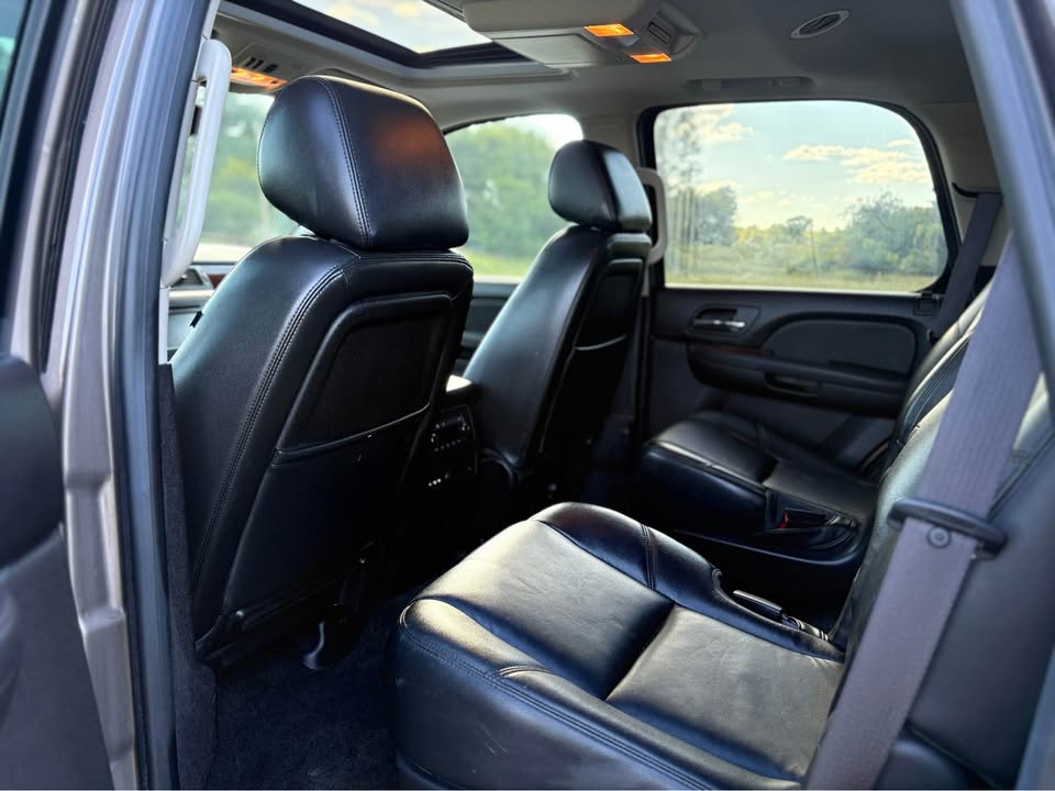 Chevrolet Tahoe LTZ 4WD 2012