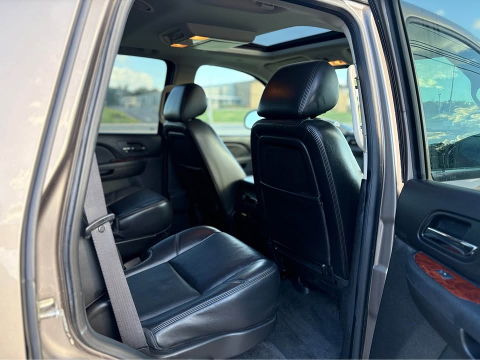 Chevrolet Tahoe LTZ 4WD 2012