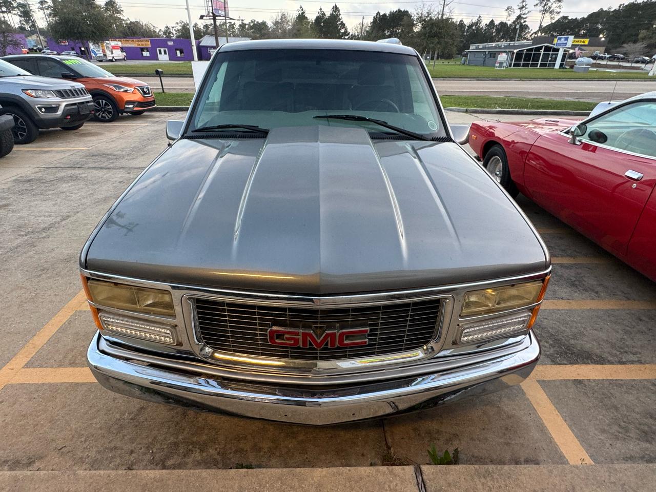 GMC 1/2 Ton Pickups Fleetside 117.5" 1998