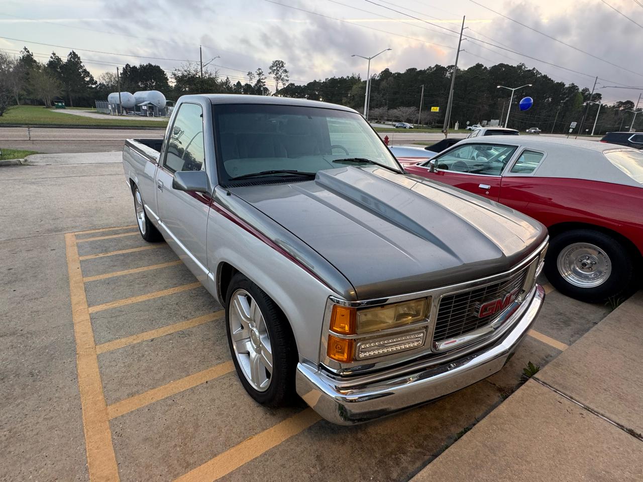 GMC 1/2 Ton Pickups Fleetside 117.5" 1998